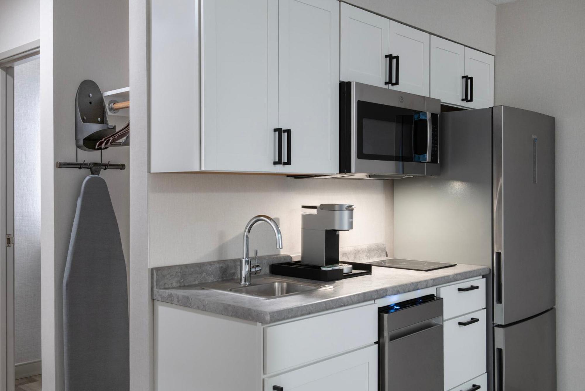 Holiday Inn Express South Burlington - Downtown By Ihg מראה חיצוני תמונה